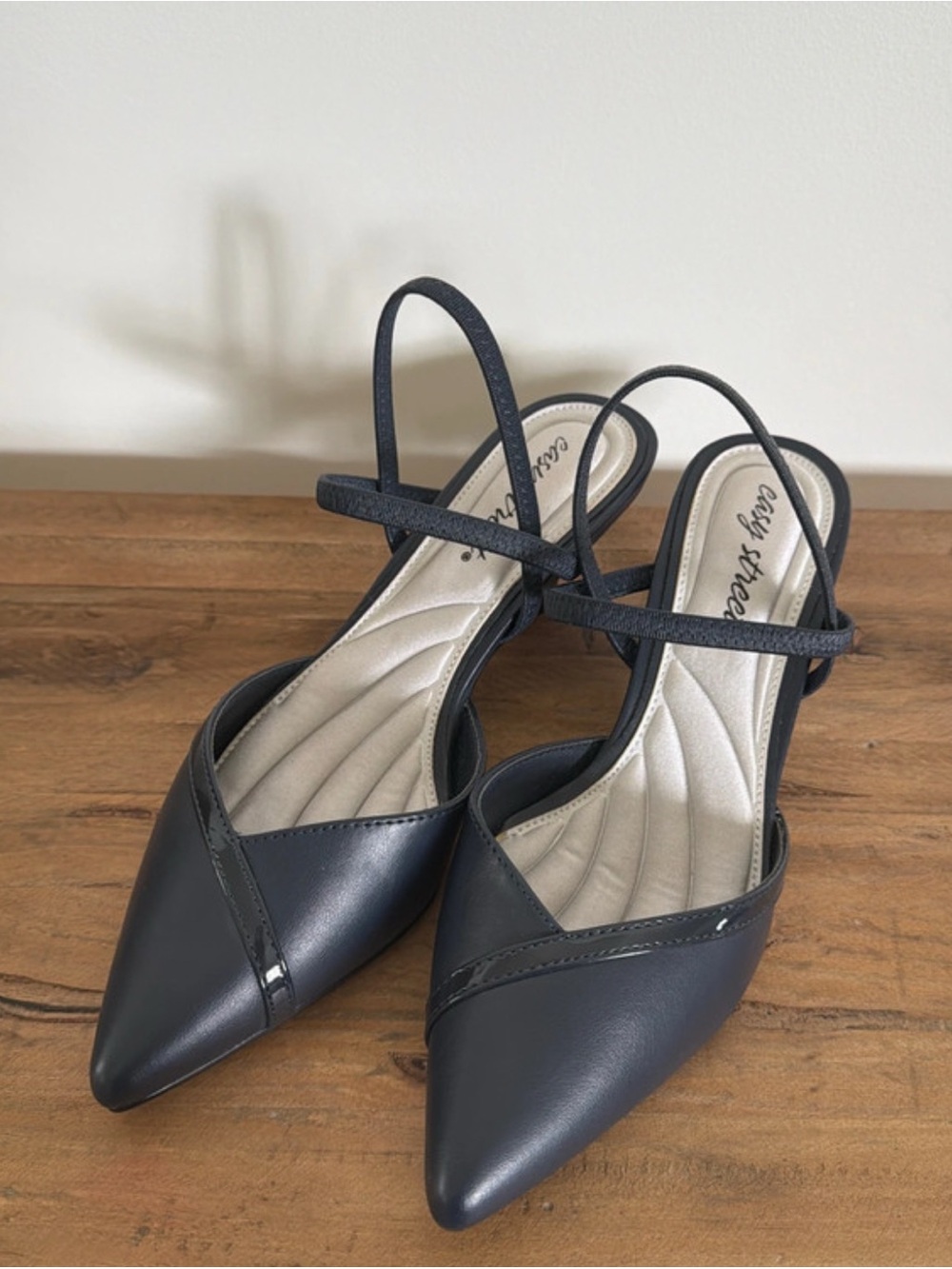 Navy heels